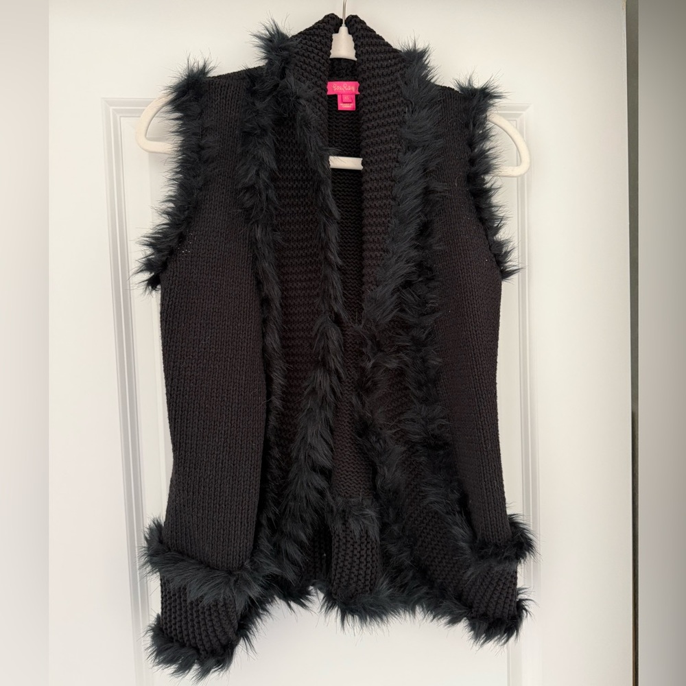 New Lilly Pulitzer Black Faux Fur Trim Sweater Vest